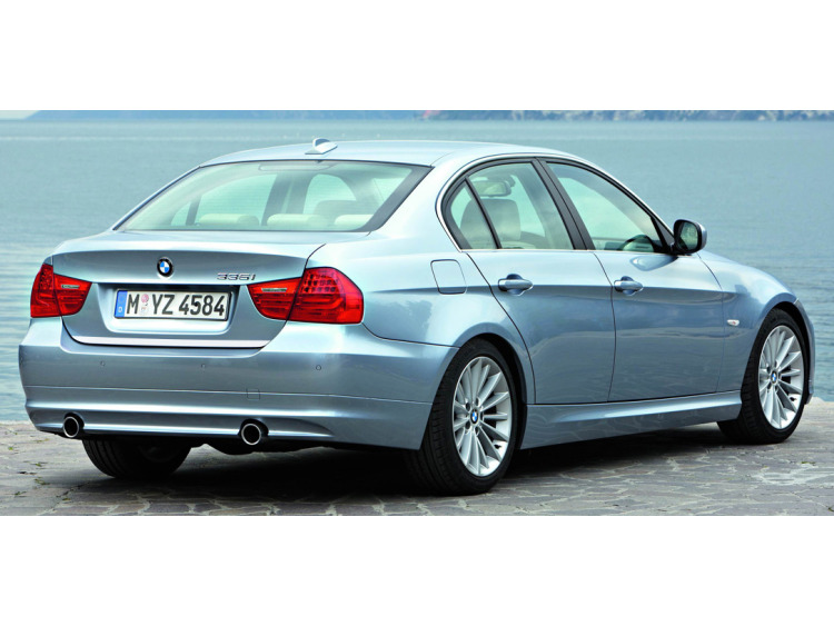 Chrom-Zierleiste f&uuml;r Kofferraum BMW M3 E90 Berline 07-08 BMW M3 E90 Berline LCI 08-11 BMW M3 E92 Coup&eacute; 07-10 BMW M3 E92 Coup&eacute; LCI 09-13 BMW M3 E93 Cabriolet 08-10 BMW M3 E93 Cabriolet LCI 09-13