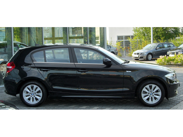 Chromleiste für die untere Fensterkontur BMW Série 1 E87 0407