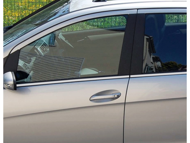 Chromleiste für die untere Fensterkontur Mercedes Classe A W169 0408 Mercedes Classe A W169 Phase 2 0812 Mercedes Classe A W176 1218 Mercedes Classe A W177 1826
