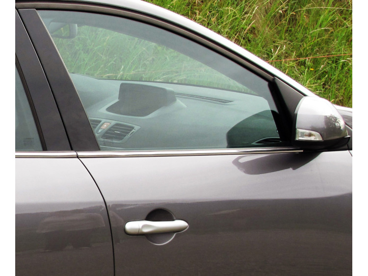 Chromleiste f&uuml;r die untere Fensterkontur Renault M&eacute;gane III 08-12 Renault M&eacute;gane III phase 2 12-13 Renault M&eacute;gane III phase 3 13-21