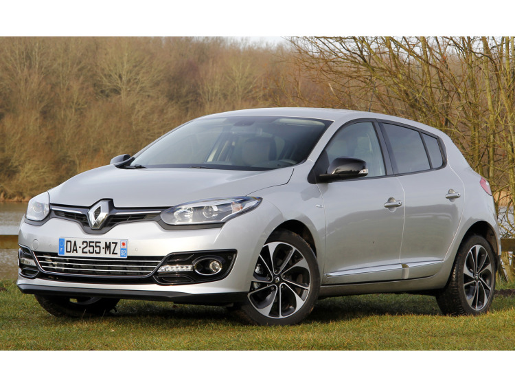 Zier-Chromleiste f&uuml;r K&uuml;hlergrill-Unterteil Renault M&eacute;gane III 08-12